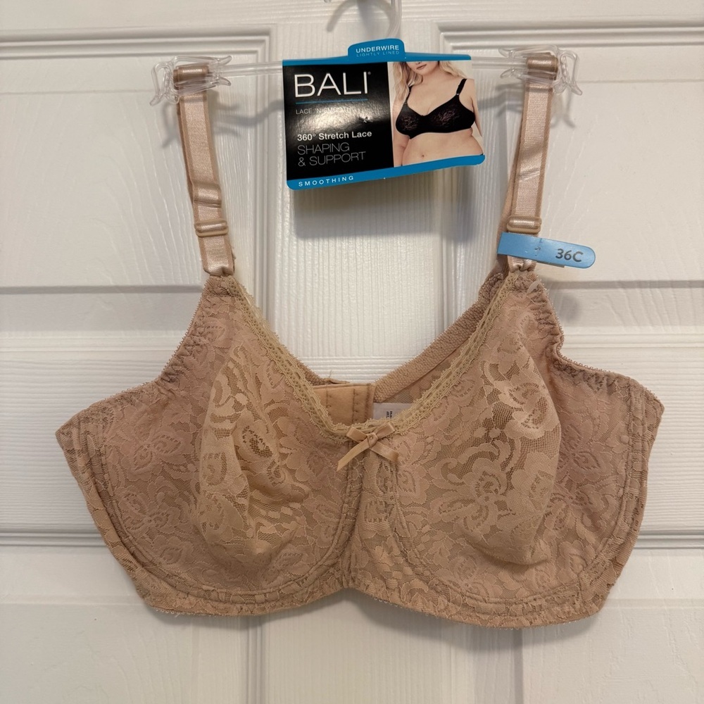 NWT Bali Lace 'N Smooth 360° Stretch Lace Underwire Bra